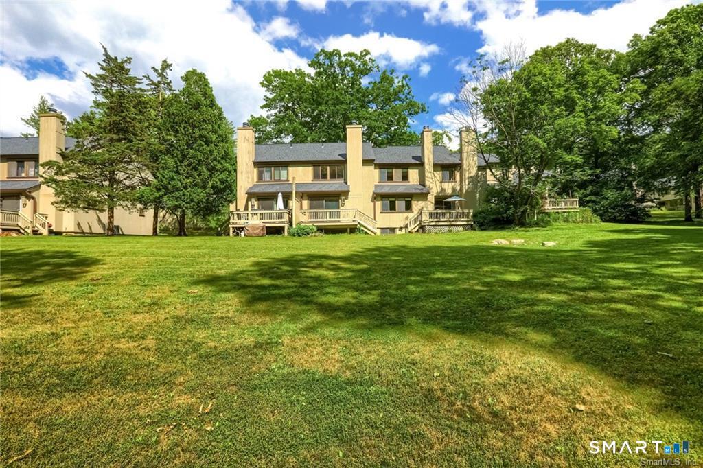 16 Fox Run Woodbury CT 06798