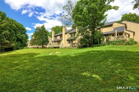 16 Fox Run Woodbury CT 06798