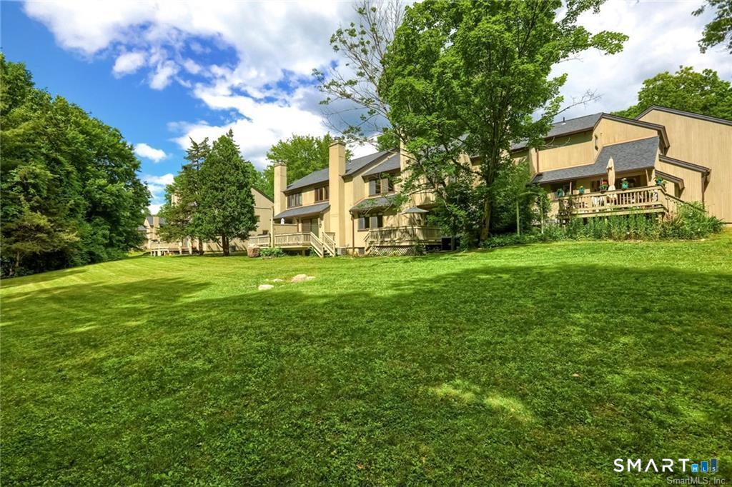 16 Fox Run Woodbury CT 06798