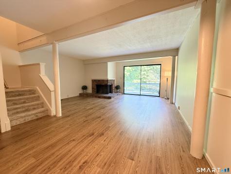 16 Fox Run Woodbury CT 06798