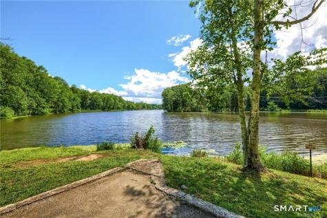 16 Fox Run Woodbury CT 06798