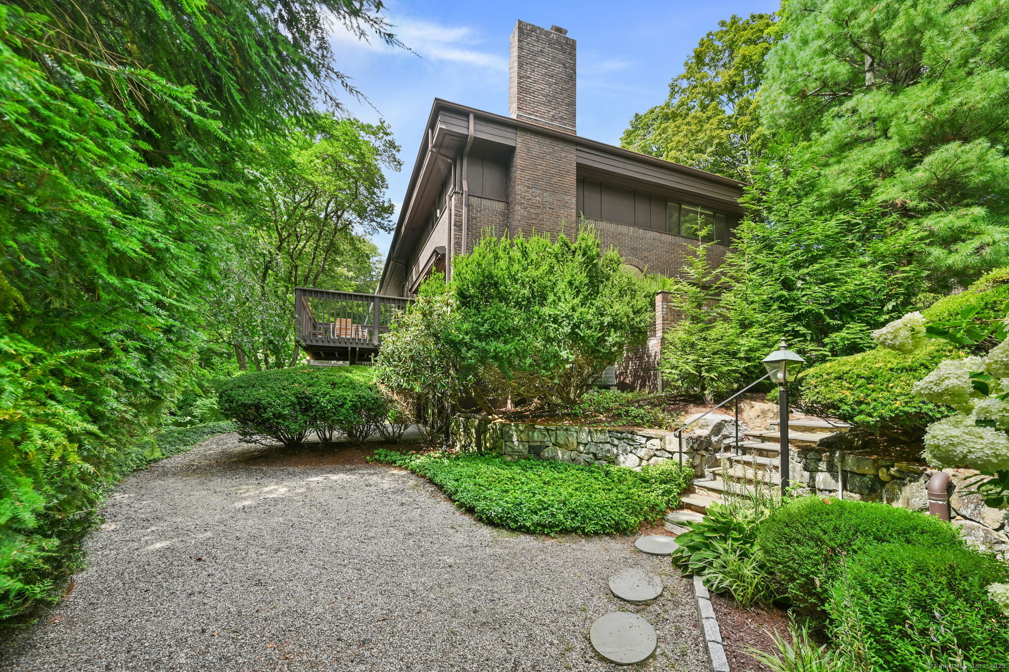 New Canaan CT, 289 New Norwalk Road, Unit 22