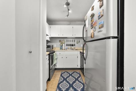 10 Pineview Drive Branford CT 06405