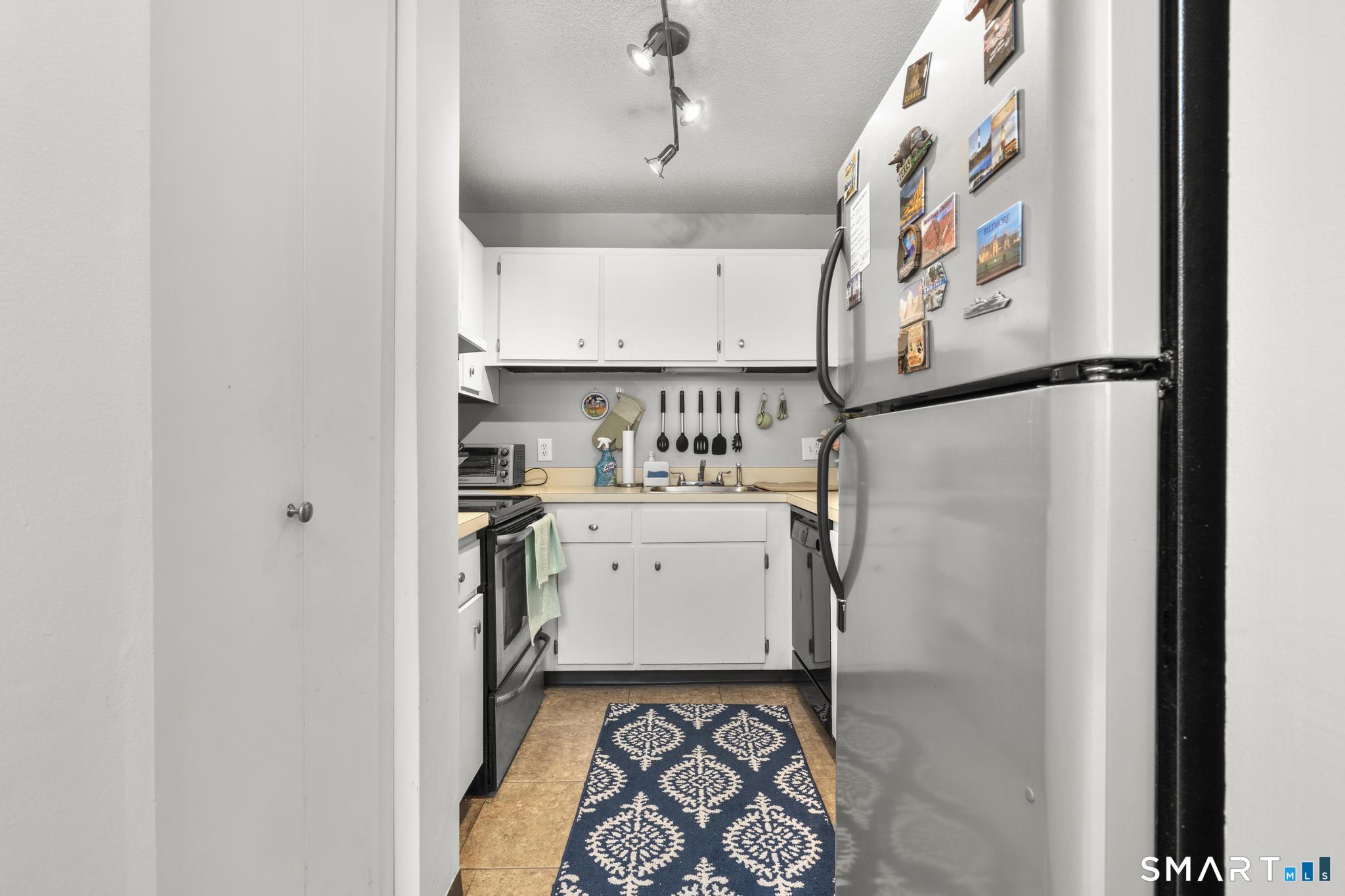 10 Pineview Drive Branford CT 06405