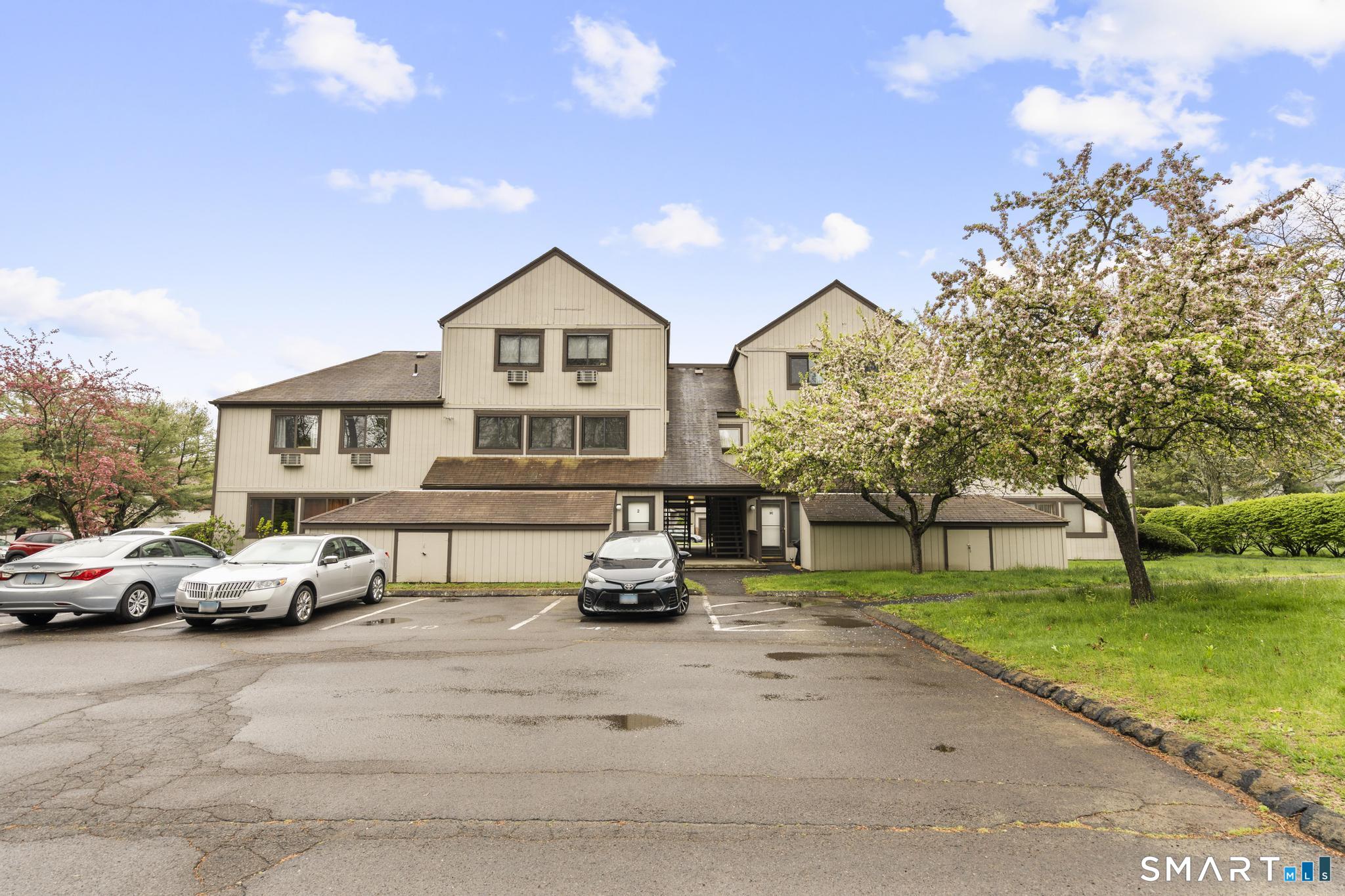 10 Pineview Drive Branford CT 06405