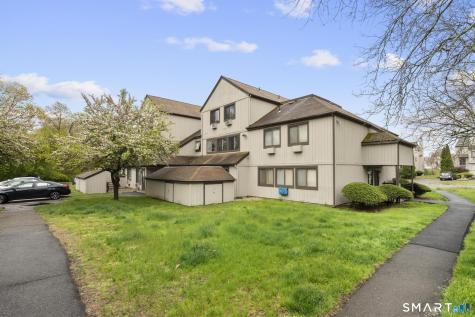10 Pineview Drive Branford CT 06405