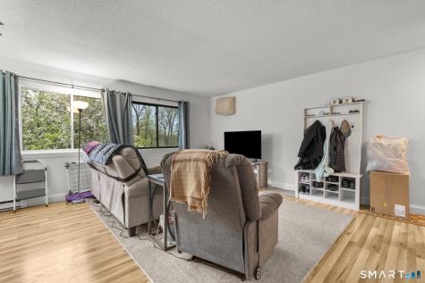 10 Pineview Drive Branford CT 06405
