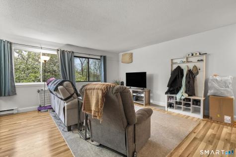 10 Pineview Drive Branford CT 06405