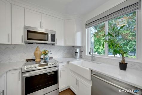 38 Rowayton Woods Drive Norwalk CT 06854