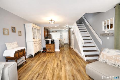 35 Deer Run Bethel CT 06801