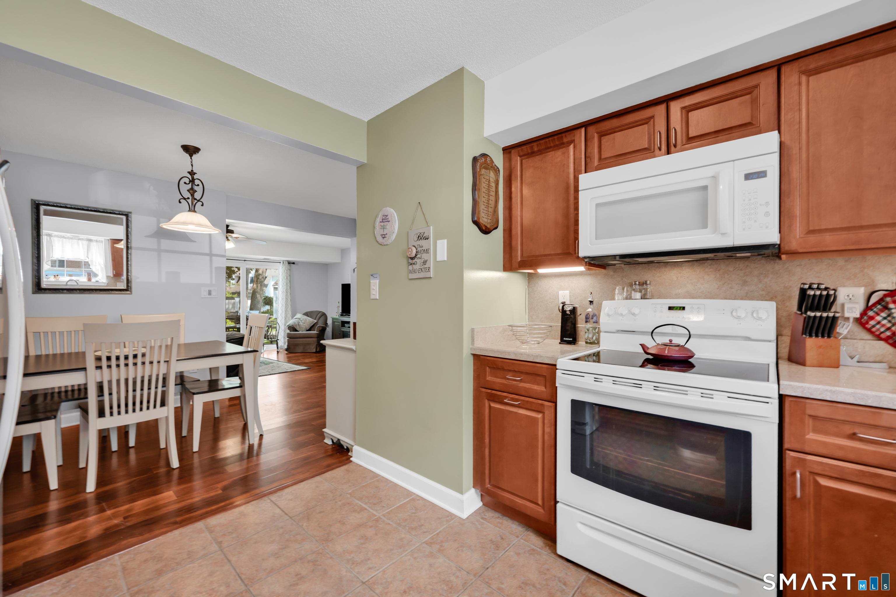 190 Tomlinson Avenue Plainville CT 06062