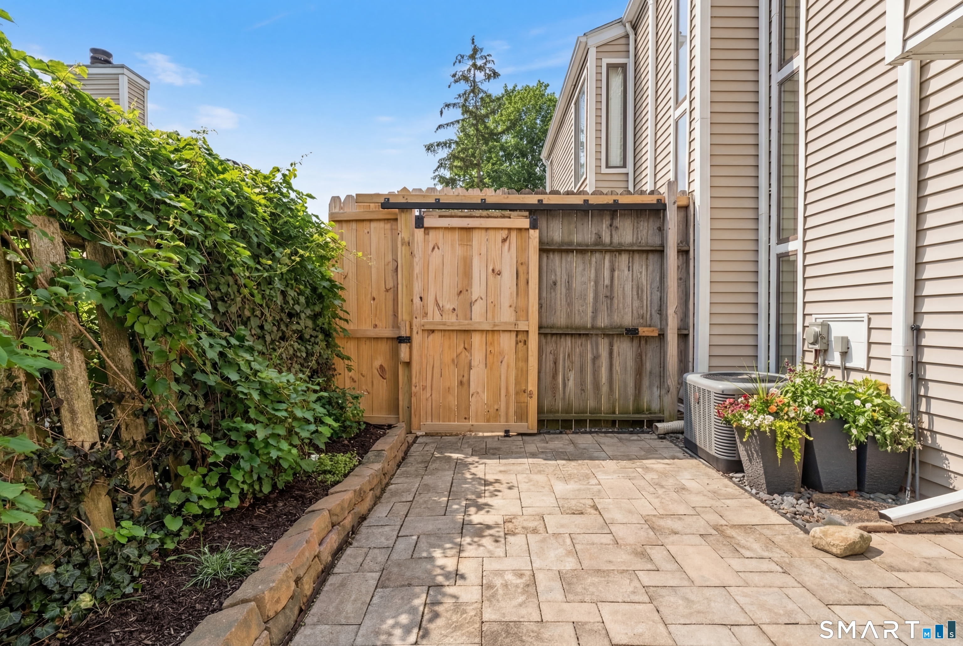 128 Shepards Knoll Drive Hamden CT 06514
