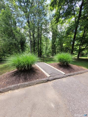 5 Essex Court Brookfield CT 06804
