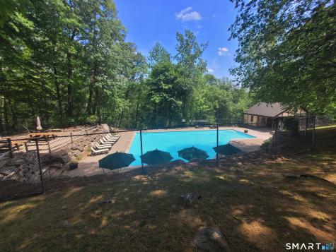5 Essex Court Brookfield CT 06804