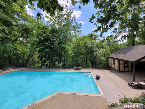 5 Essex Court Brookfield CT 06804