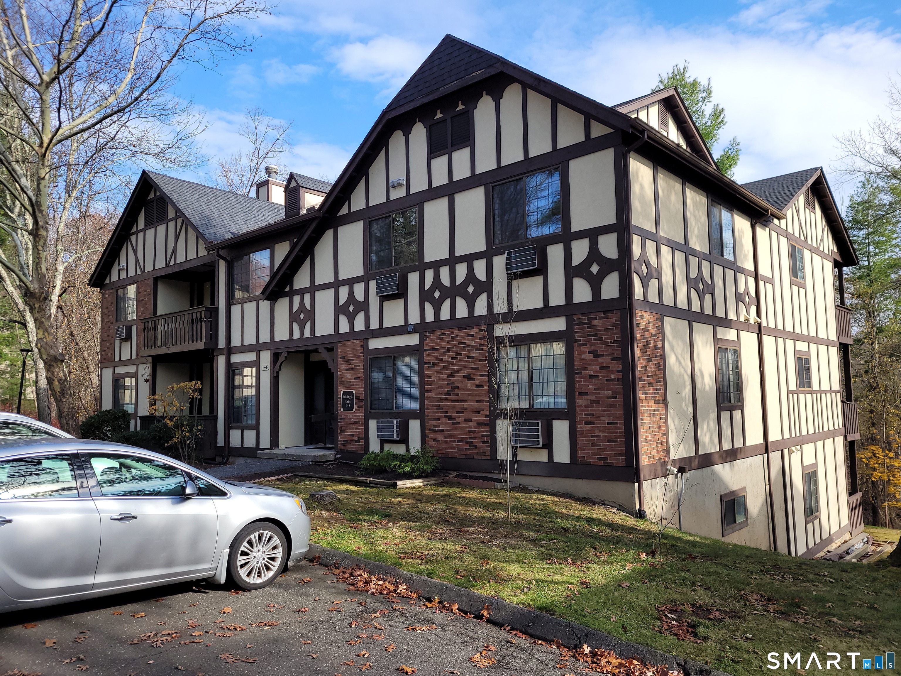 5 Essex Court Brookfield CT 06804