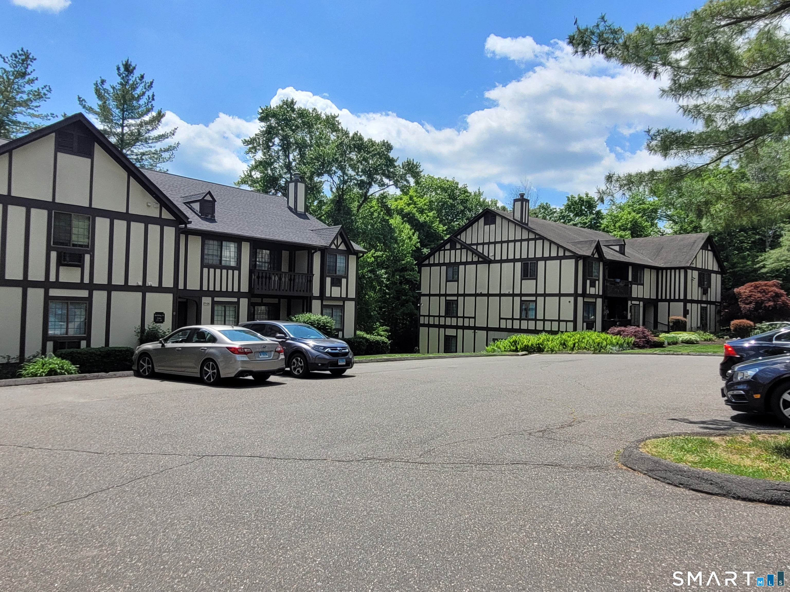 5 Essex Court Brookfield CT 06804