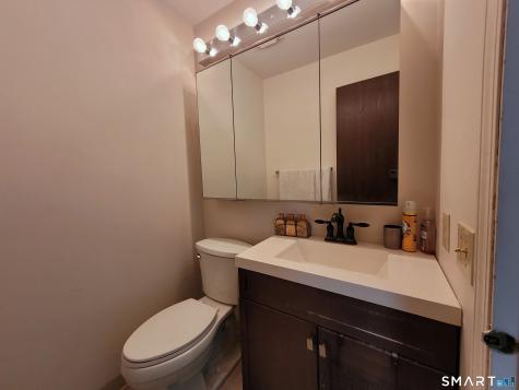 5 Essex Court Brookfield CT 06804