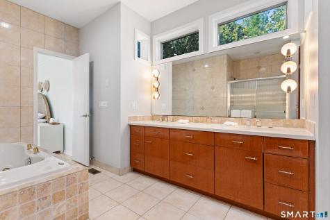 16 Whalers Point East Haven CT 06512