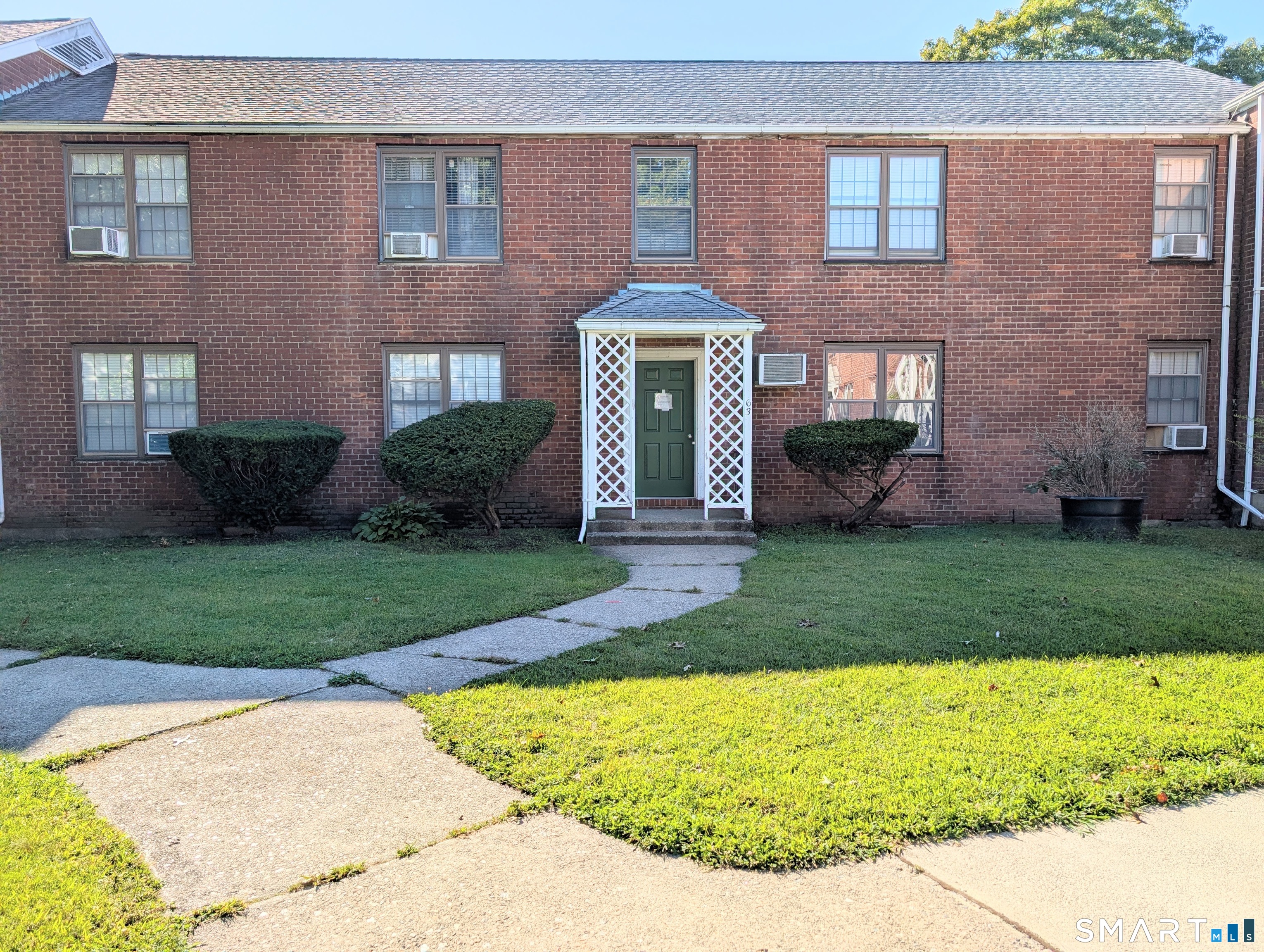 Bridgeport CT, 63 Mencel Circle, Unit C