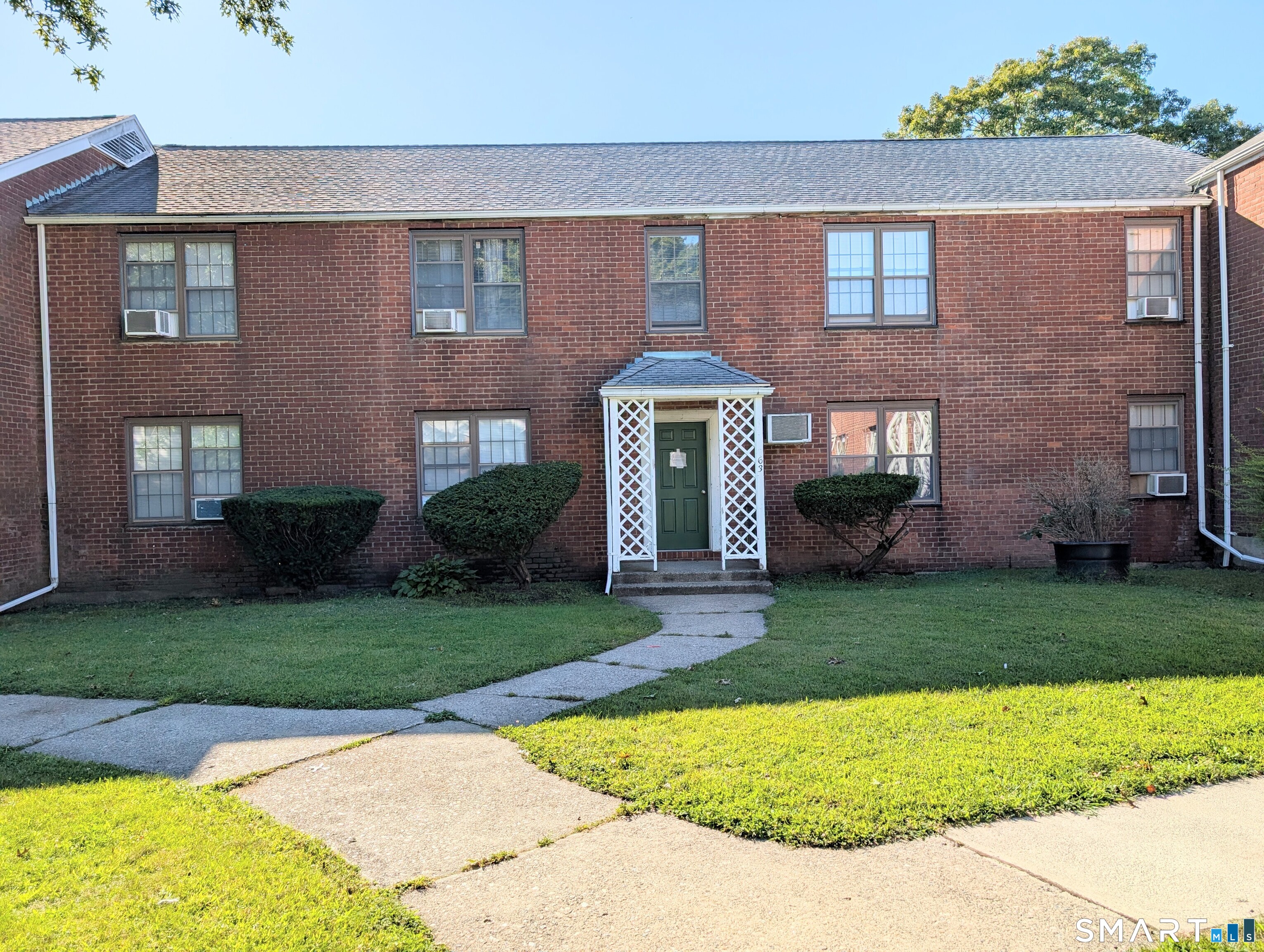 63 Mencel Circle Bridgeport CT 06610