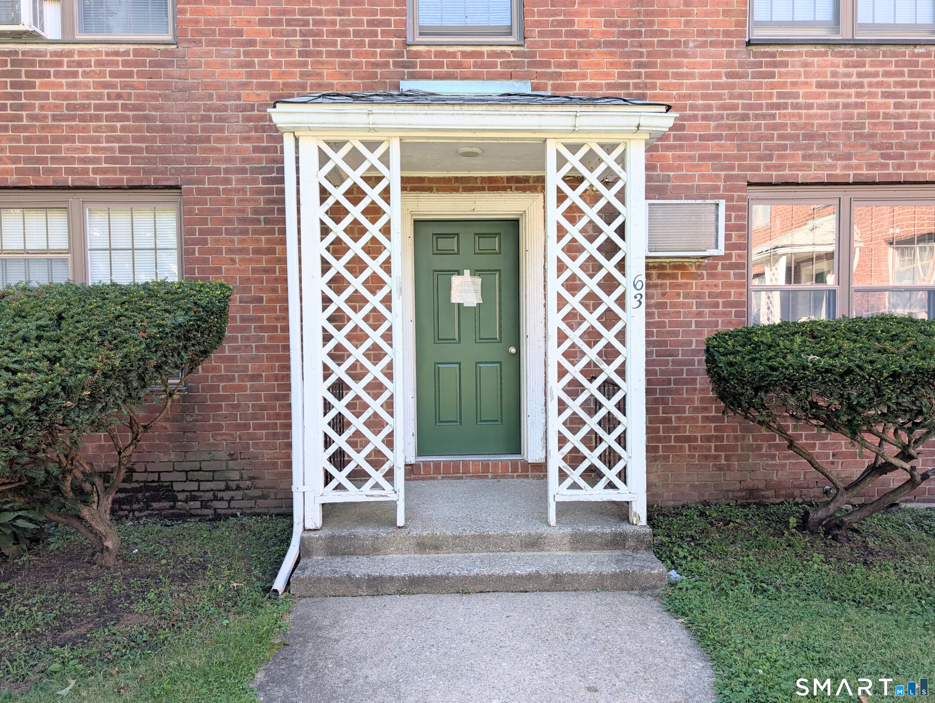 63 Mencel Circle Bridgeport CT 06610