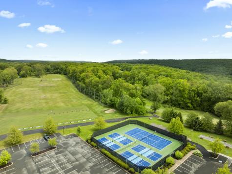 1126 St Andrews Drive Oxford CT 06478