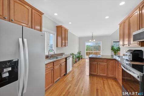 18 Tobins Court Danbury CT 06810