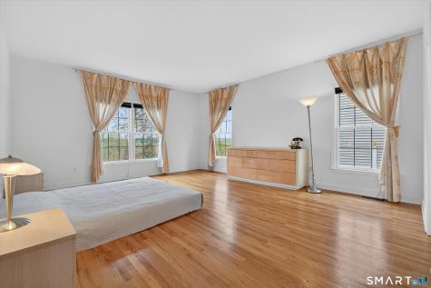 18 Tobins Court Danbury CT 06810