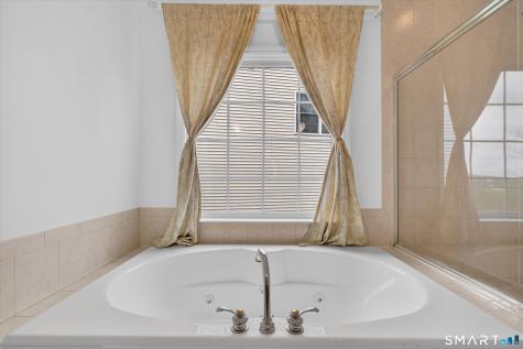 18 Tobins Court Danbury CT 06810