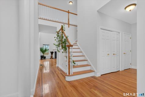 18 Tobins Court Danbury CT 06810