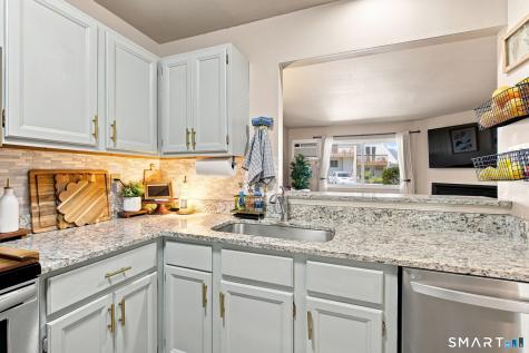 8 Rose Lane Danbury CT 06811