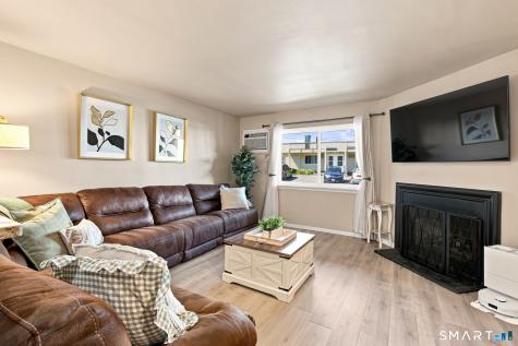 8 Rose Lane Danbury CT 06811