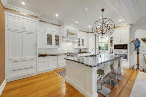 166 Rowayton Avenue Norwalk CT 06853