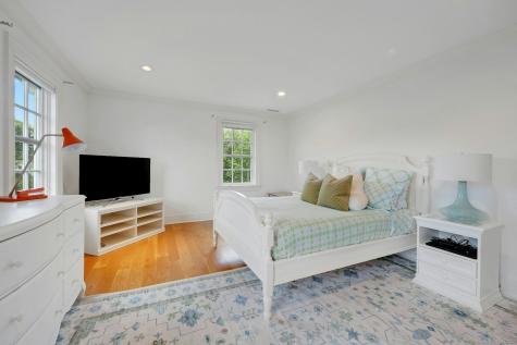 166 Rowayton Avenue Norwalk CT 06853