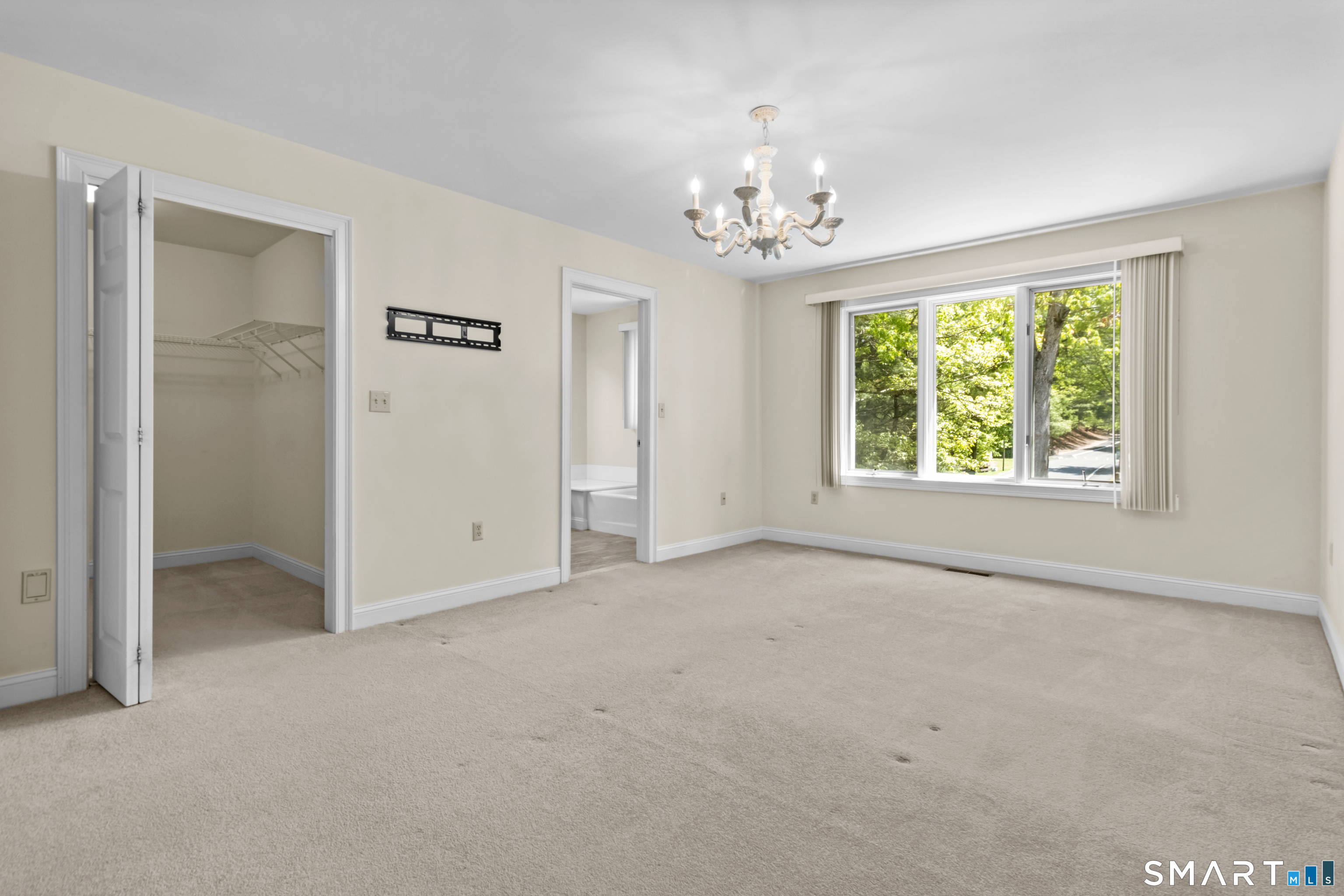 1 Greenwich Lane Avon CT 06001