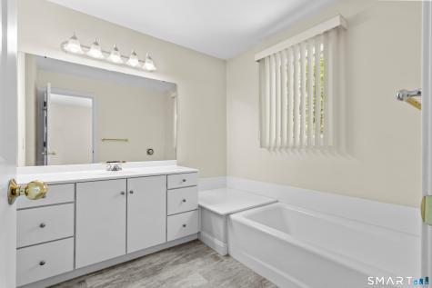 1 Greenwich Lane Avon CT 06001
