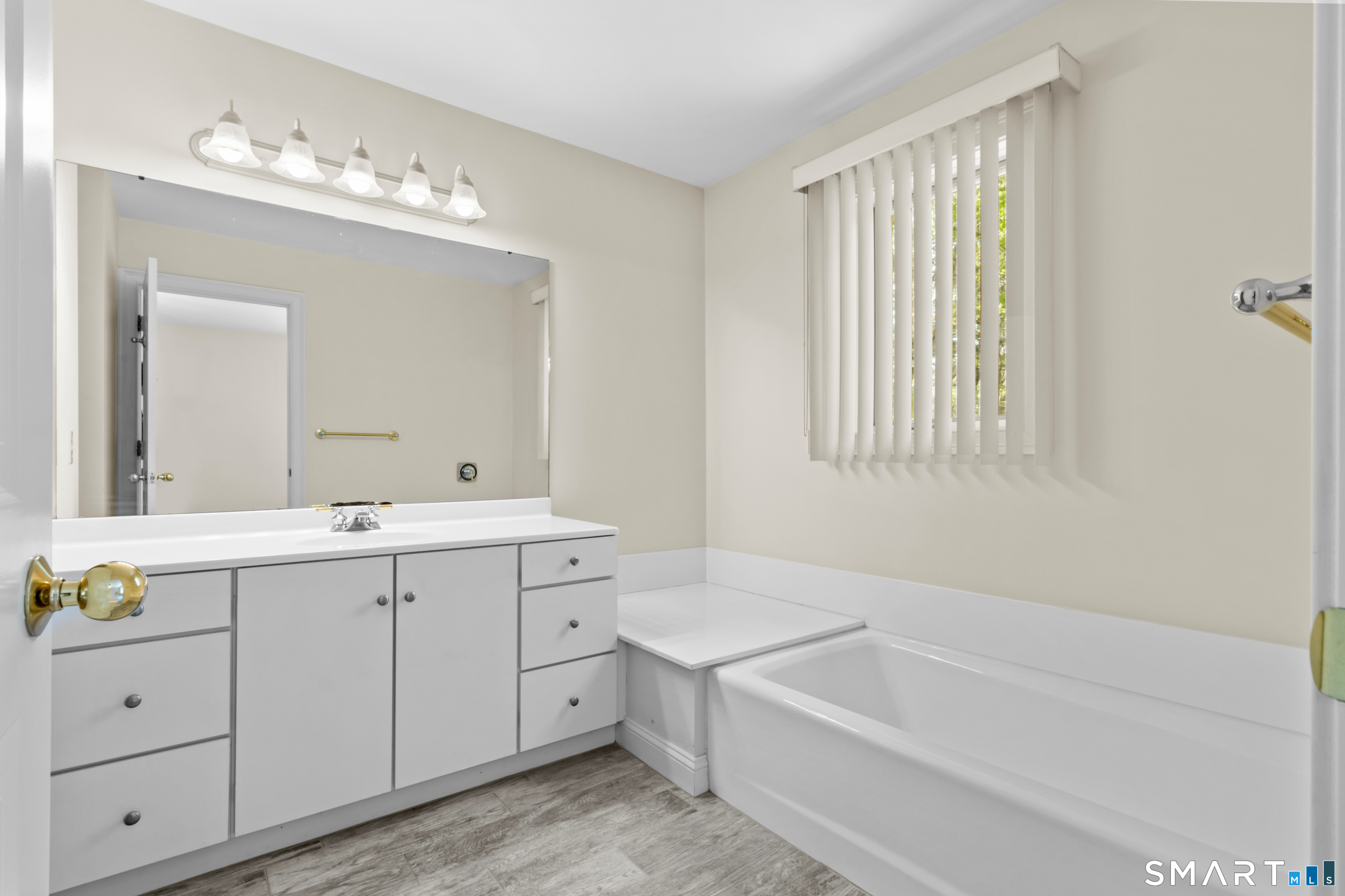 1 Greenwich Lane Avon CT 06001