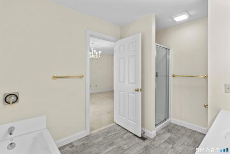 1 Greenwich Lane Avon CT 06001