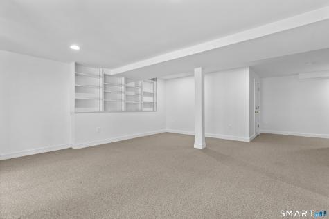 1 Greenwich Lane Avon CT 06001
