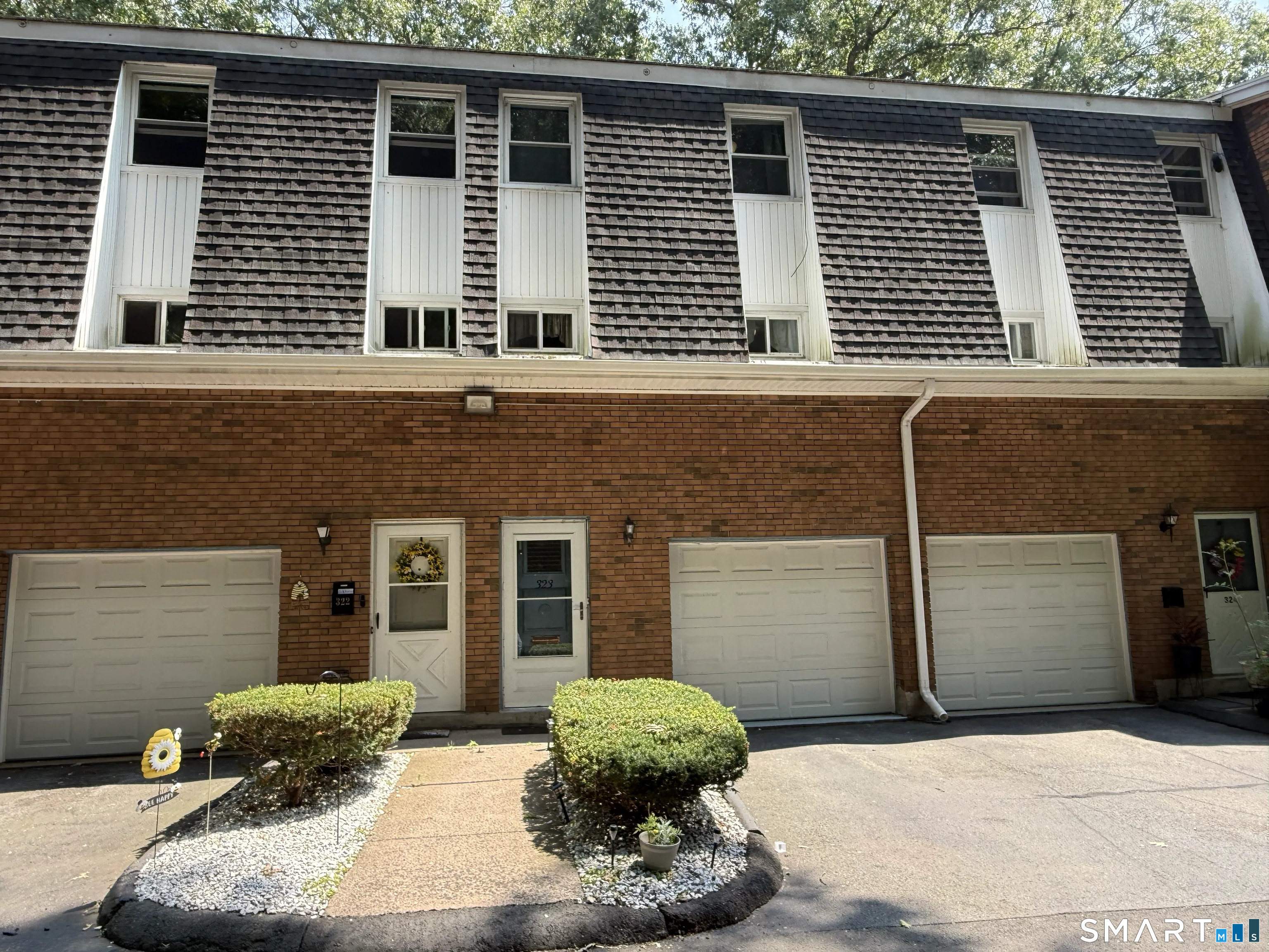 323 Dunfey Lane Windsor CT 06095