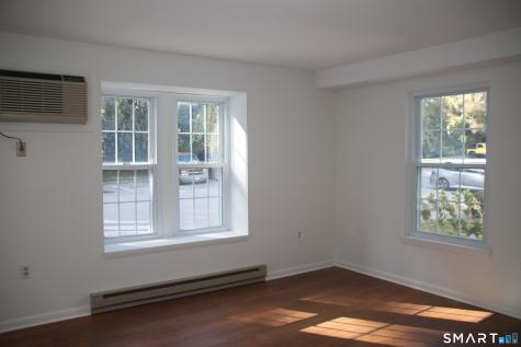 82 Longview Street Waterford CT 06385