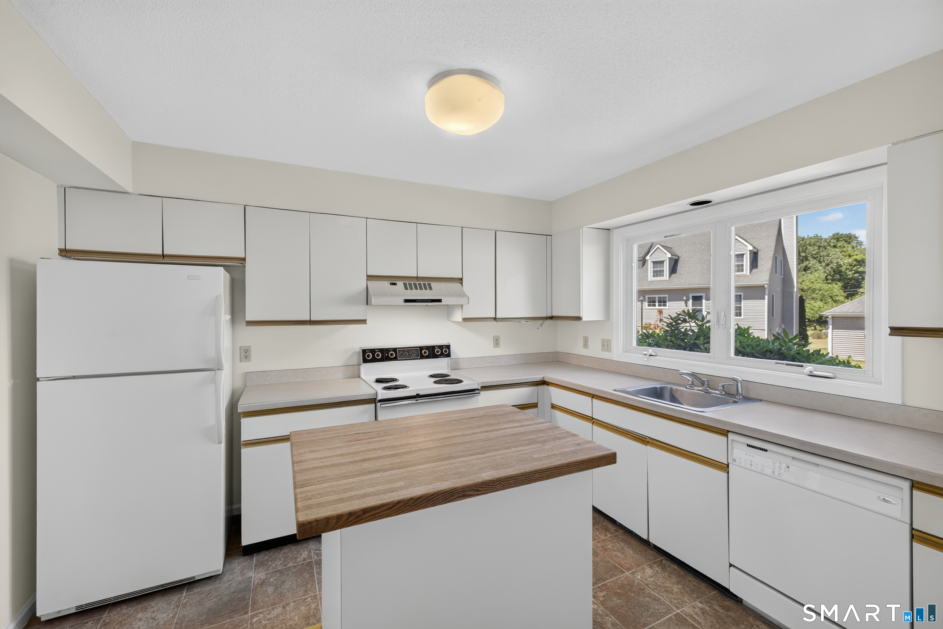 36 West Village Court Branford CT 06405