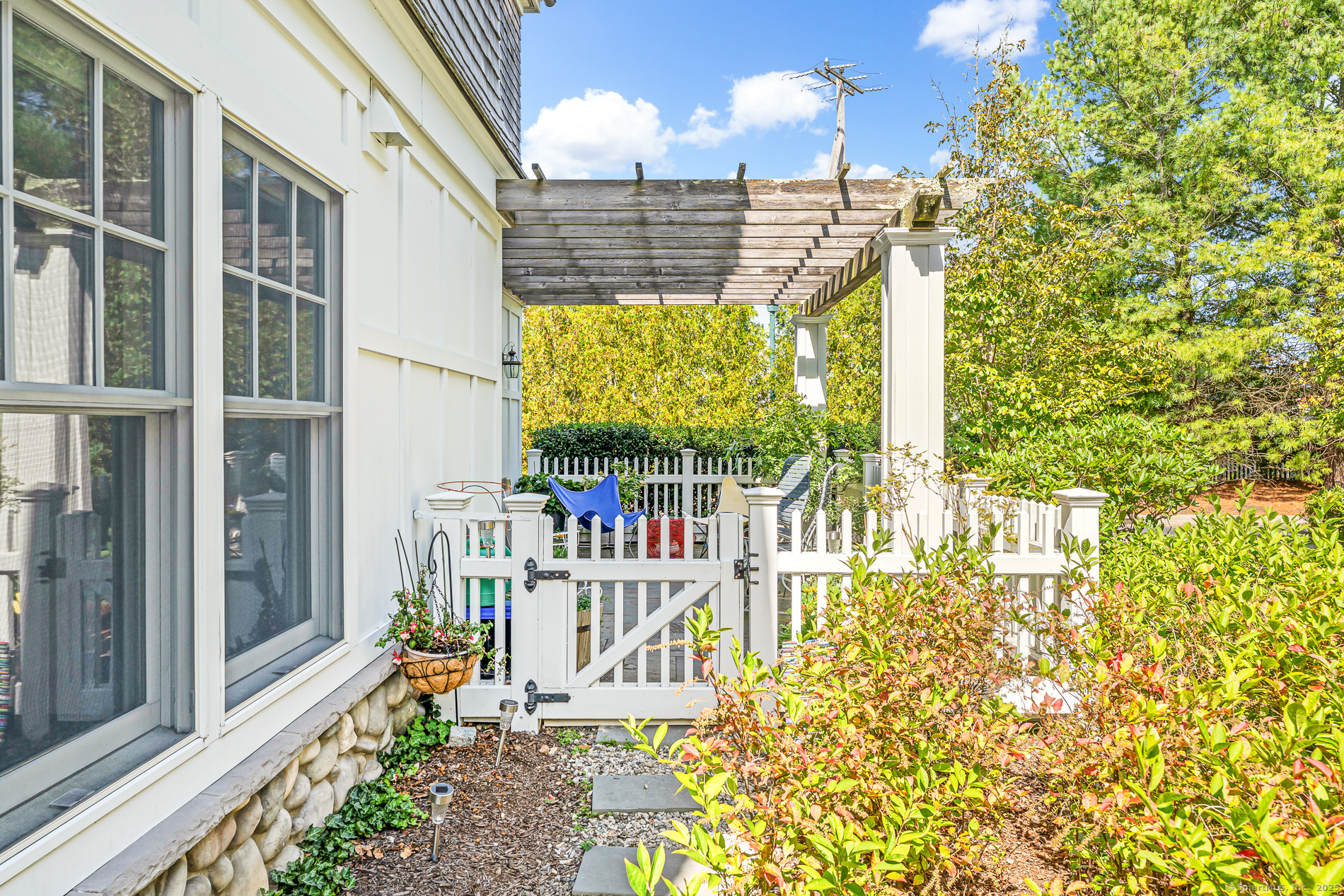 103 Main Street Stonington CT 06378