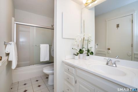 7 Mulberry Lane Avon CT 06001