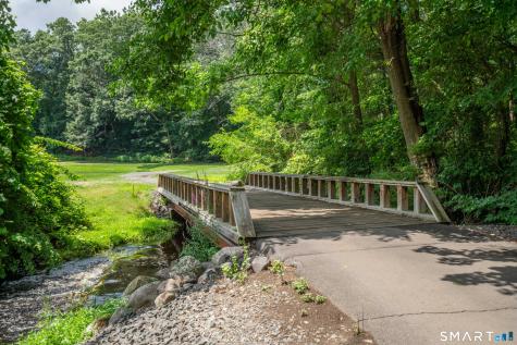 7 Mulberry Lane Avon CT 06001
