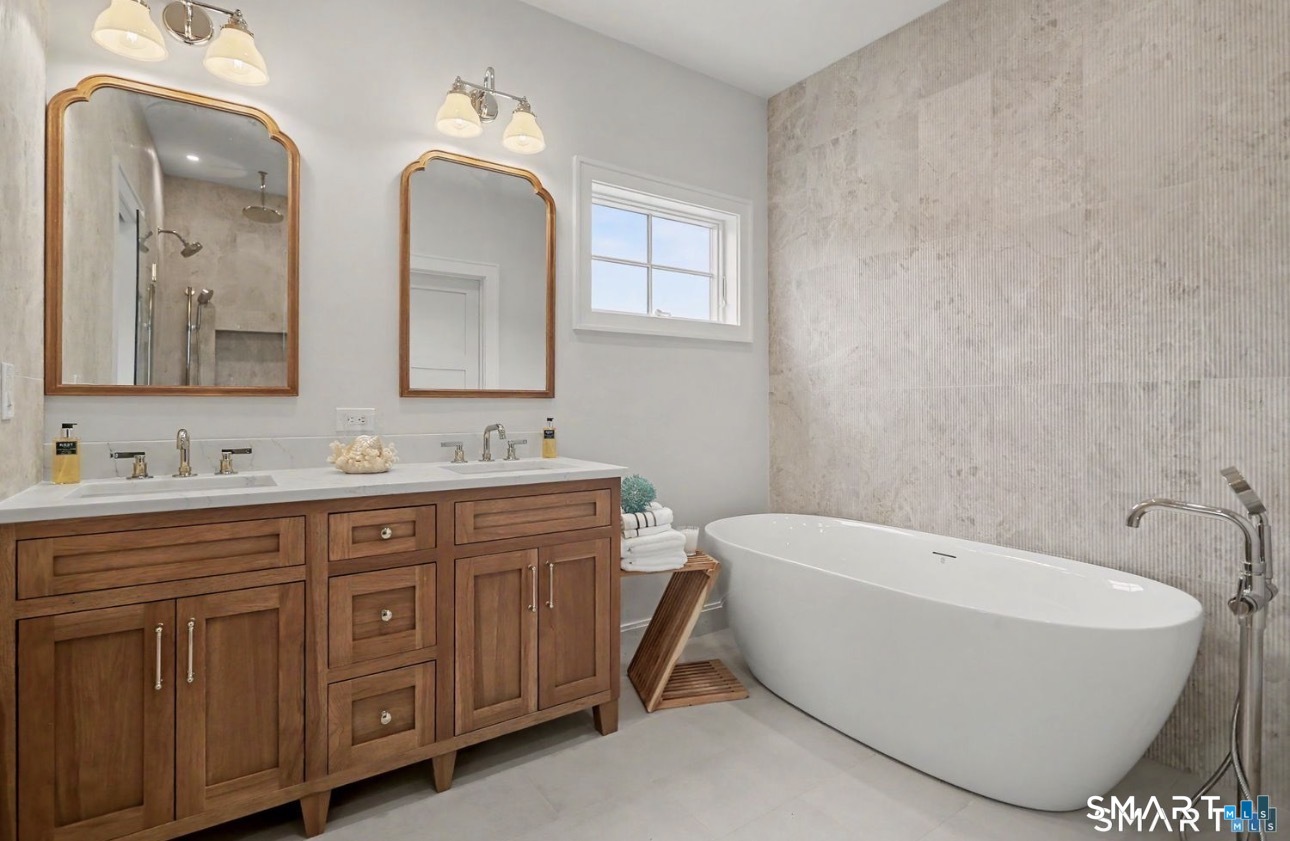 615 South Pine Creek Road Fairfield CT 06824