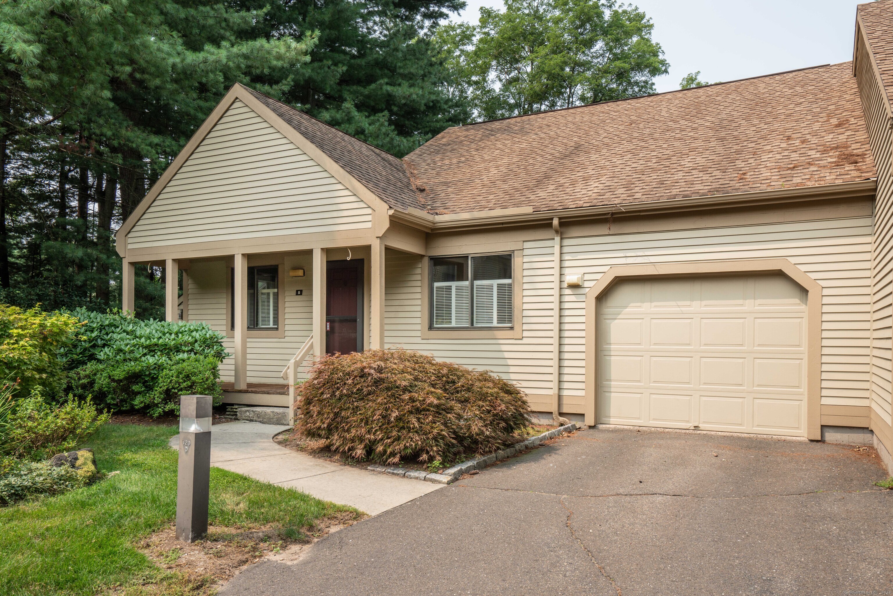 5 Oxford Court Avon CT 06001