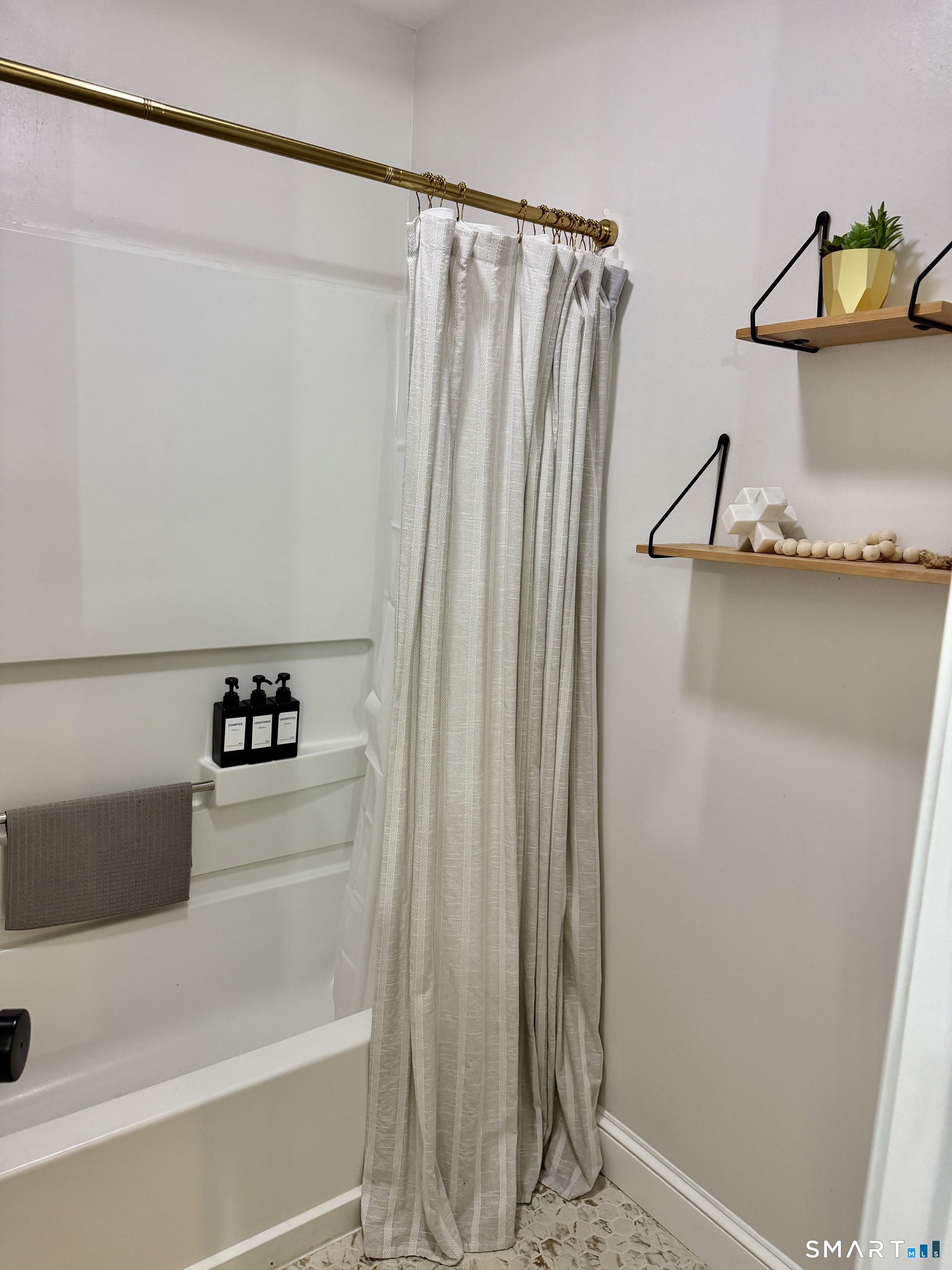 1621 Old Pond Lane Norwich CT 06360