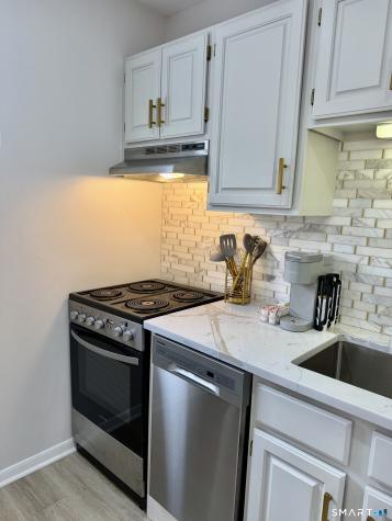 1621 Old Pond Lane Norwich CT 06360